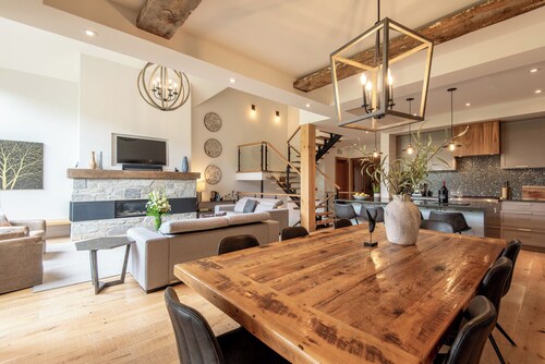 Havre Des Montagnes | Ski-in/Ski-out | 4300 sq.ft  Townhouse | Hot Tub & Semi-Private Yard & Shuttle