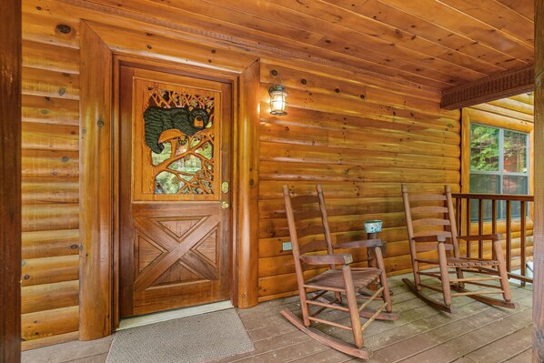 Terrace/patio - Caught You Peeking (Sevierville)