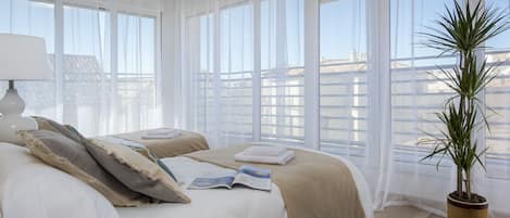 3 habitaciones, tabla de planchar con plancha, wifi y ropa de cama