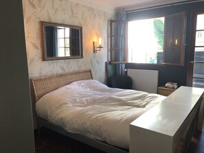 4 makuuhuonetta, Wi-Fi