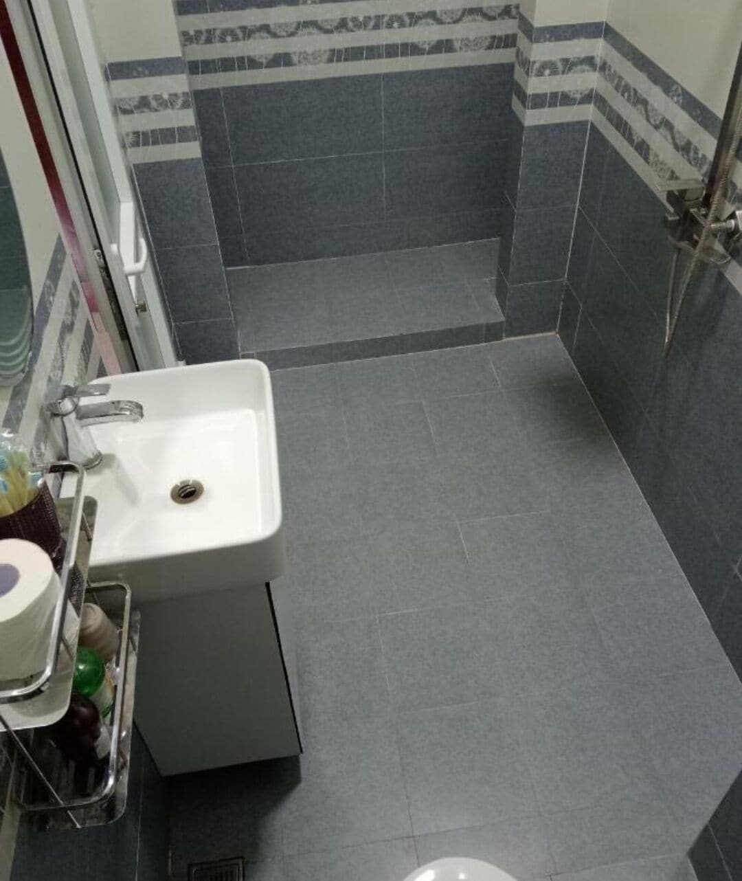 샤워 시설, 무료 세면용품, 헤어드라이어, 슬리퍼