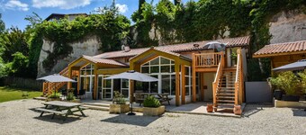 Spacious villa with private garden