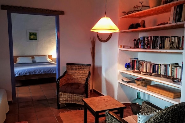Blick aus dem Wohn- ins Schlafzimmer - Vista del salón al dormitorio