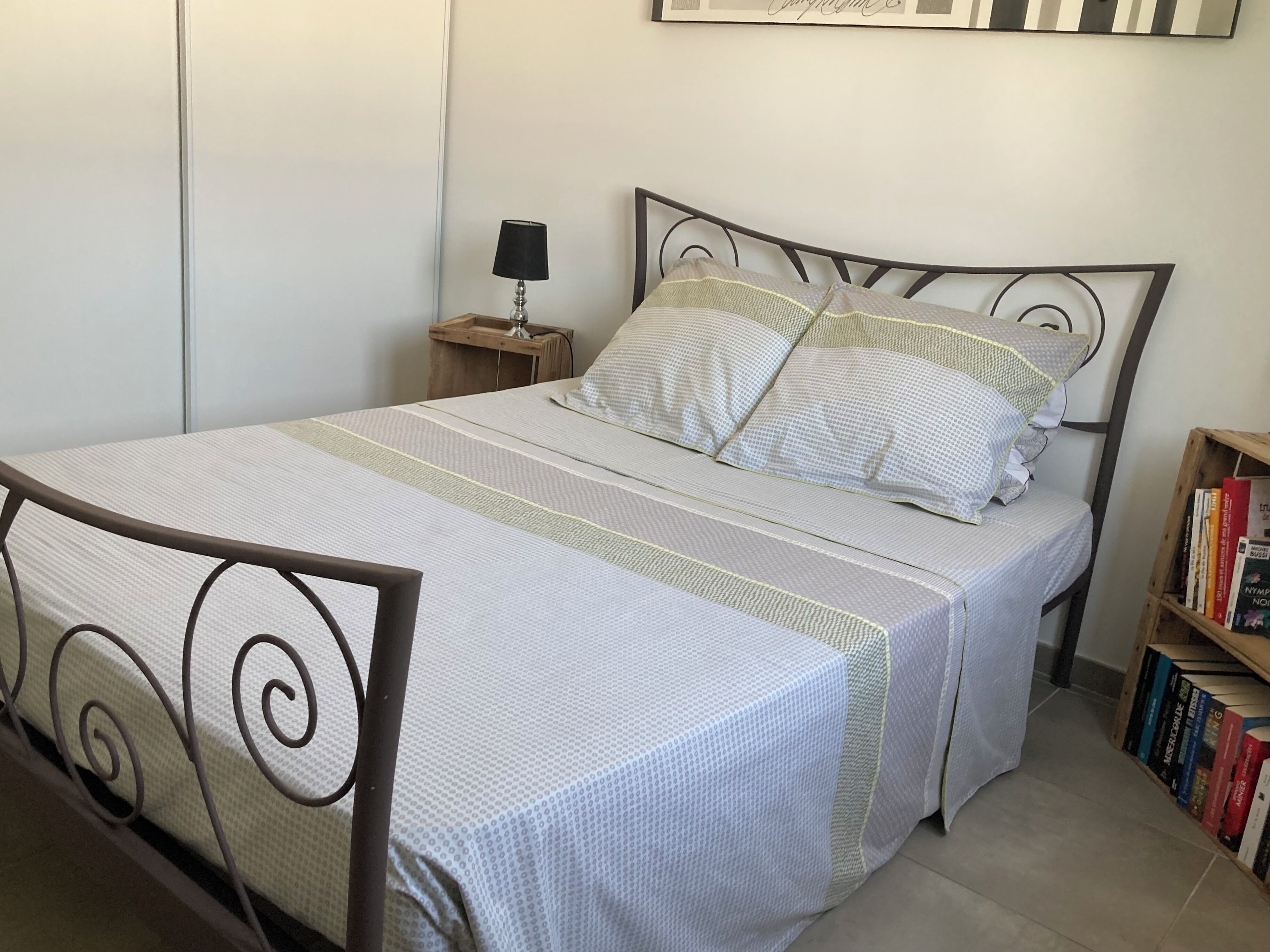 2 chambres, fer et planche à repasser, Wi-Fi gratuit, draps fournis