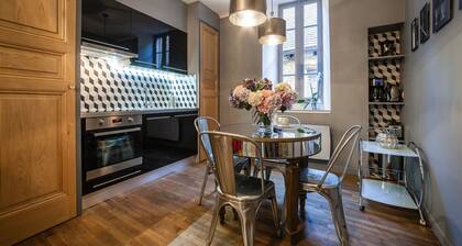 LE CLOS DE L'ABBAYE 4 * in the heart of the Cité Médiale de Sarlat + Free parking