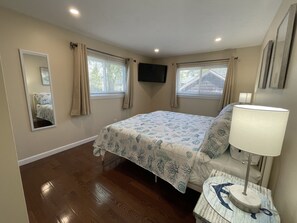 4 habitaciones, tabla de planchar con plancha y cuna de viaje 