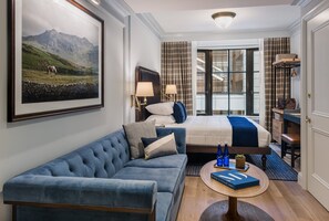 Caja de seguridad en la habitación y cortinas blackout