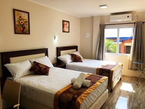Standard Triple Room, 2 Double Beds - Hotel Amayal (Puerto Iguazú)