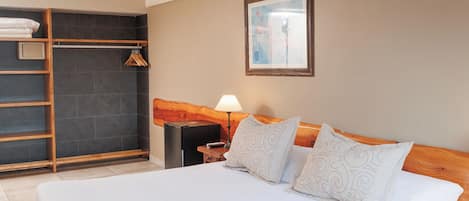 Kamar Double, pemandangan danau | Brankas, Wi-Fi gratis, dan seprai linen