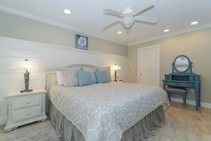 2 bedrooms, iron/ironing board, free WiFi