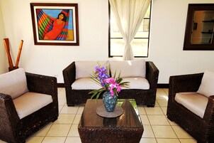 Televisión de pantalla plana, reproductor de DVD