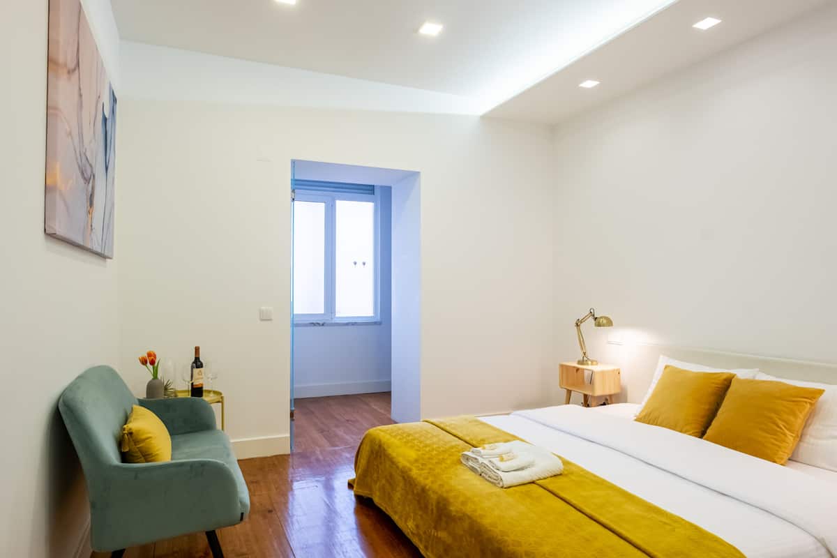 Deluxe Double Room, Private Bathroom | Individually decorated, individually furnished, blackout curtains