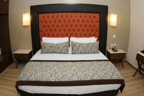 Phòng Deluxe, 1 giường cỡ king | Truy cập Internet không dây miễn phí 