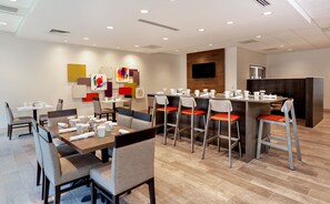 Daily buffet breakfast for a fee - Holiday Inn Tallahassee E Capitol - Univ by IHG (Tallahassee)