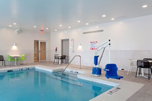 Indoor pool - Holiday Inn Tallahassee E Capitol - Univ by IHG (Tallahassee)