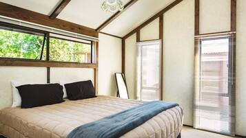 House, 3 Bedrooms | 3 bedrooms, premium bedding, down comforters, iron/ironing board