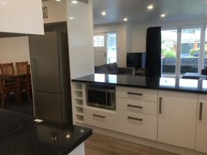 传统独立别墅, 4 间卧室, 山景, 花园 | 高档床上用品、特色装修、熨斗/熨衣板、床单