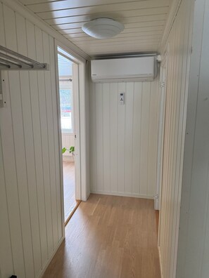 Familieleilighet, 3 soverom | Oppholdsområde | Flatskjerm-TV