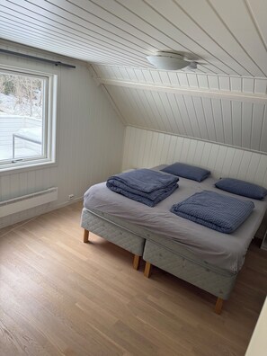 Family Apartment, 3 Bedrooms | 3 bedrooms, free rollaway beds, free WiFi - Sirdal (Sirdal)