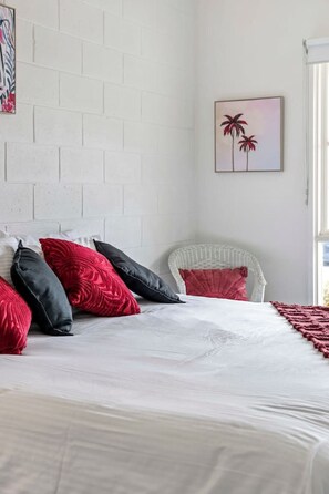 1 غرفة نوم ومكواة/لوح كي وواي فاي وملاءات أسرّة