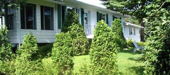 Chalet Lac Vert: lakefront & spa