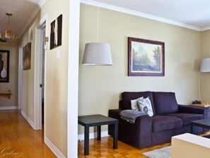 TV, fireplace, Netflix, streaming services