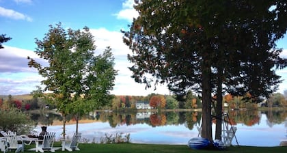 Chalet Lac Vert: lakefront & spa