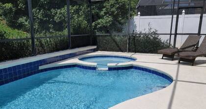 3 MILES FROM DISNEY!! Private SOUTH facing Pool. Awesome family villa