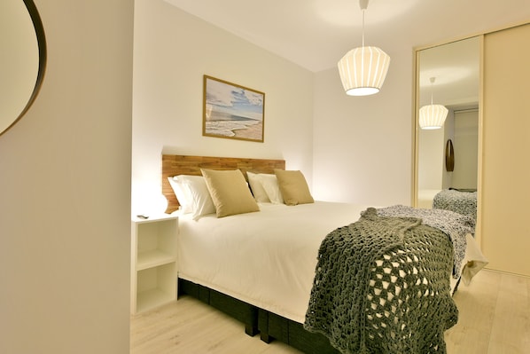 2 chambres, fer et planche à repasser, accès au Wi-Fi (inclus)