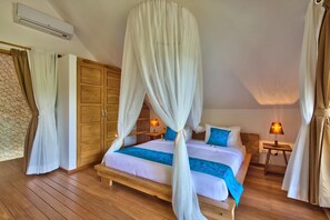 3 bedrooms, in-room safe, iron/ironing board, free WiFi