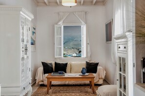 Smart TV, ping pong, stereo