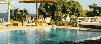 SEA & SUN A Quality Brand Certified Villa 150 meters from Agia Anna Beach