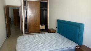 Family Apartment, 3 Bedrooms | Bathroom | Shower, rainfall showerhead, free toiletries, towels - Soleil De M'dyek (M'diq)