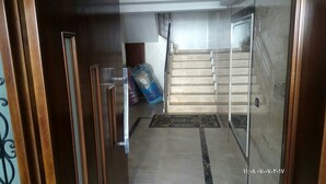 Lobby - Soleil De M'dyek (M'diq)