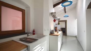 Refrigerador, horno, parrilla de estufa y lavavajillas