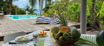 The charming Villa Coco **** and its bungalow with magnificent sea views