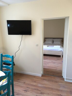 1 bedroom, iron/ironing board, Internet, bed sheets
