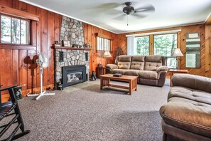 تلفزيون ذكي، مدفأة، مشغل دي في دي