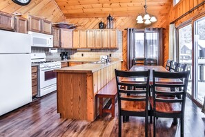 Beautiful open concept kitchen/dining to make entertaining a breeze