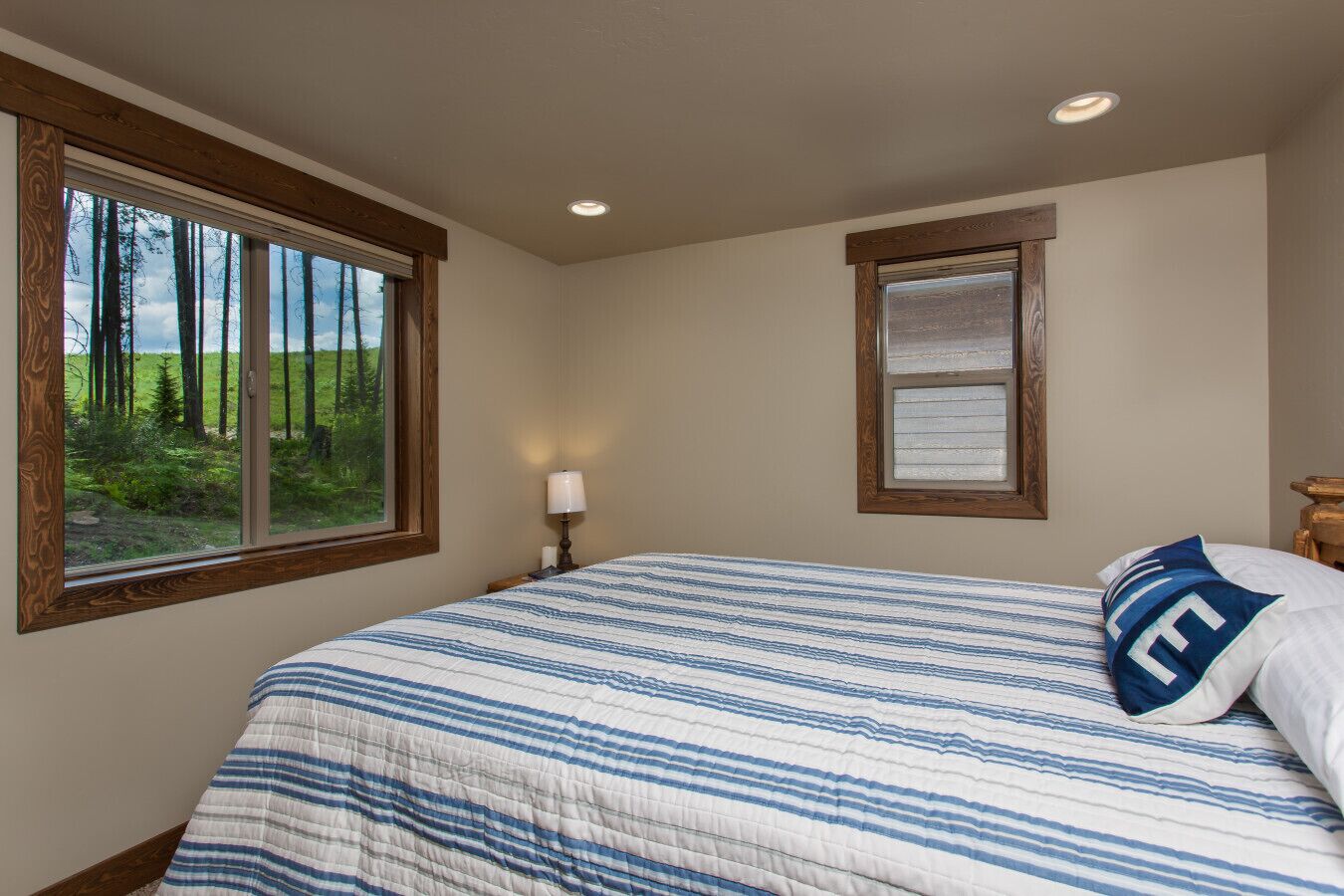 3 slaapkamers, een strijkplank/strijkijzer, reisbedje, wifi