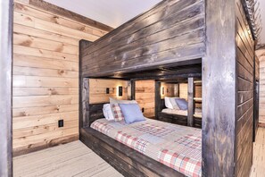 5 habitaciones, escritorio, tabla de planchar con plancha y wifi gratis