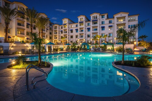 CAYS PENTHOUSE Overlooking POOL! 30 night min