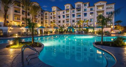 CAYS PENTHOUSE Overlooking POOL! 30 night min