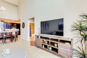 Interior - CAYS PENTHOUSE Overlooking POOL! 30 night min (Chandler)