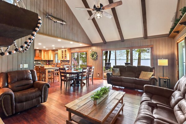 Smart TV, fireplace, DVD player, books