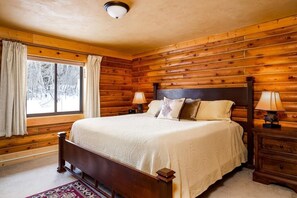 5 bedrooms, iron/ironing board, free WiFi, bed sheets