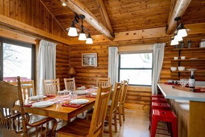 Dining - Two Mile Cabin - Great family cabin with a sauna near Yellowstone Park! (Island Park)