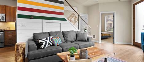 TV, fireplace, stereo