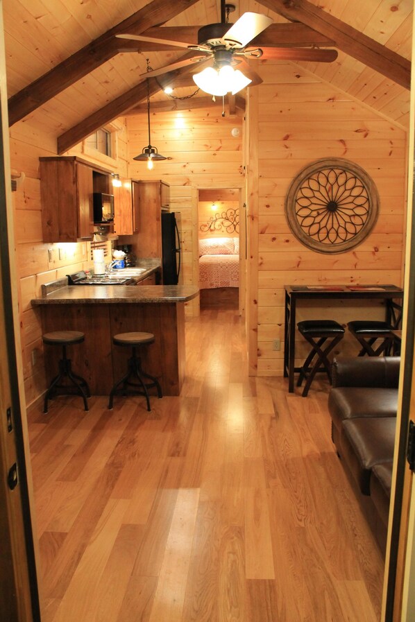 المنشأة من الداخل