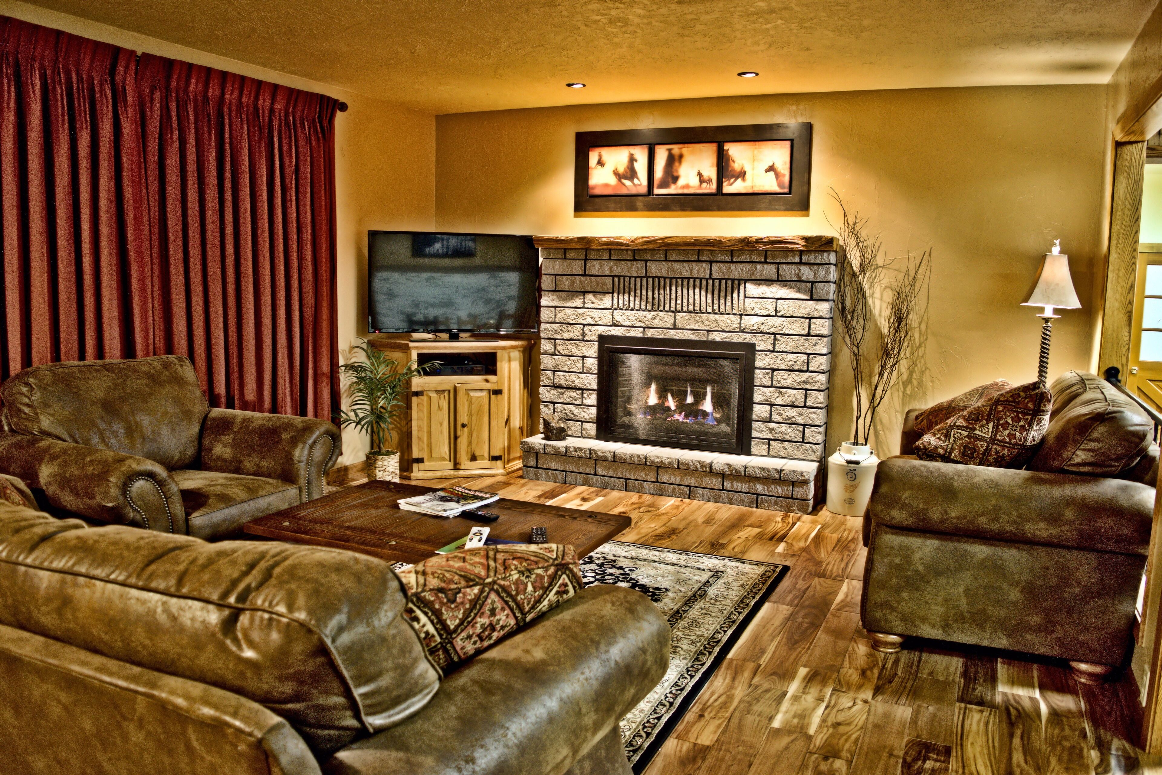 Sleeps 8, In Town, 5 blocks to Yellowstone with A/C and wifi